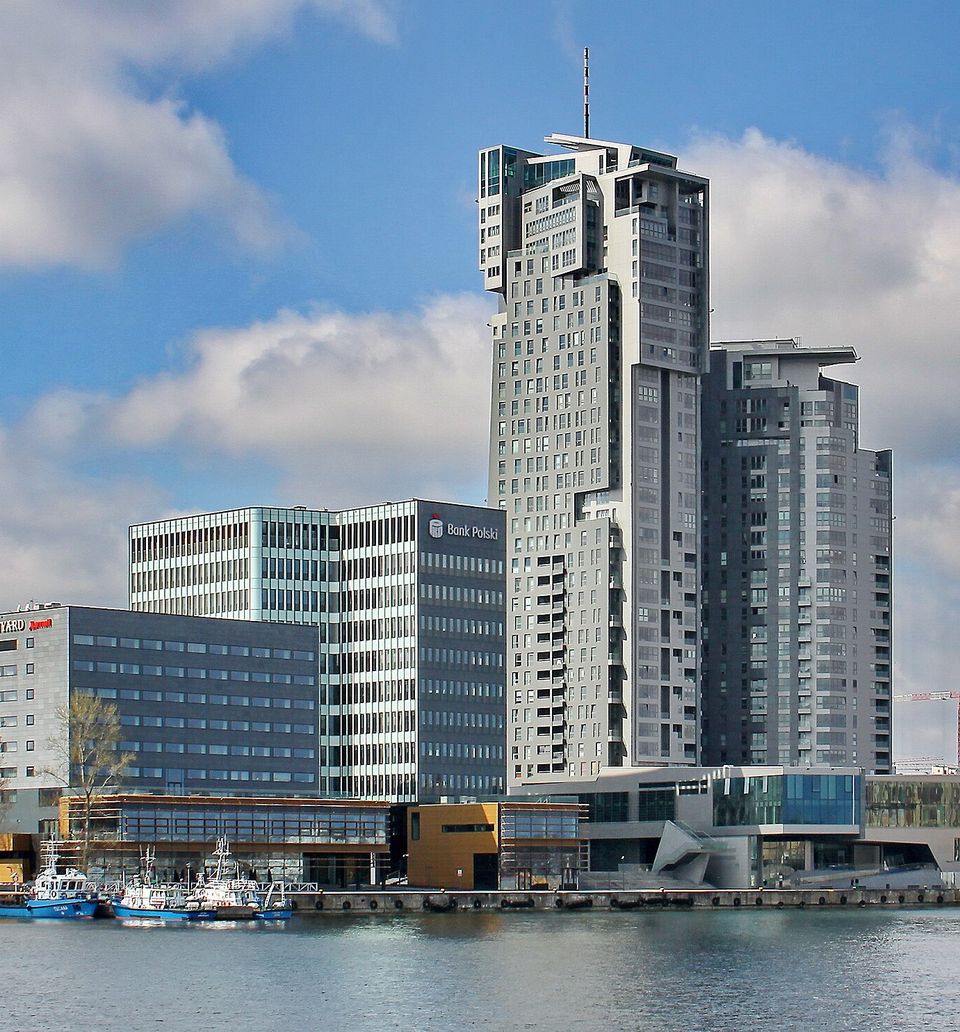 00 sea towers (April 2018), Gdynia