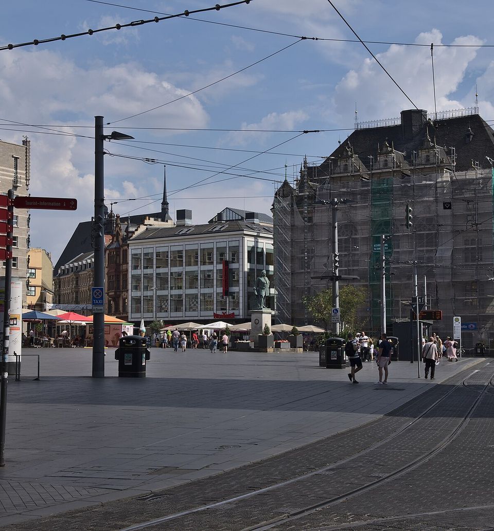 Marktplatz in Halle (Saale) with Stadthaus in the background
